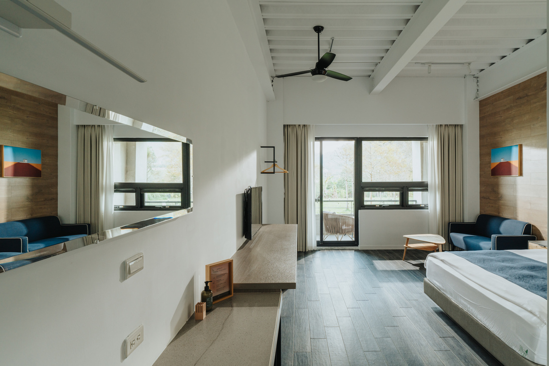 Scenic Double Room with Bathtub