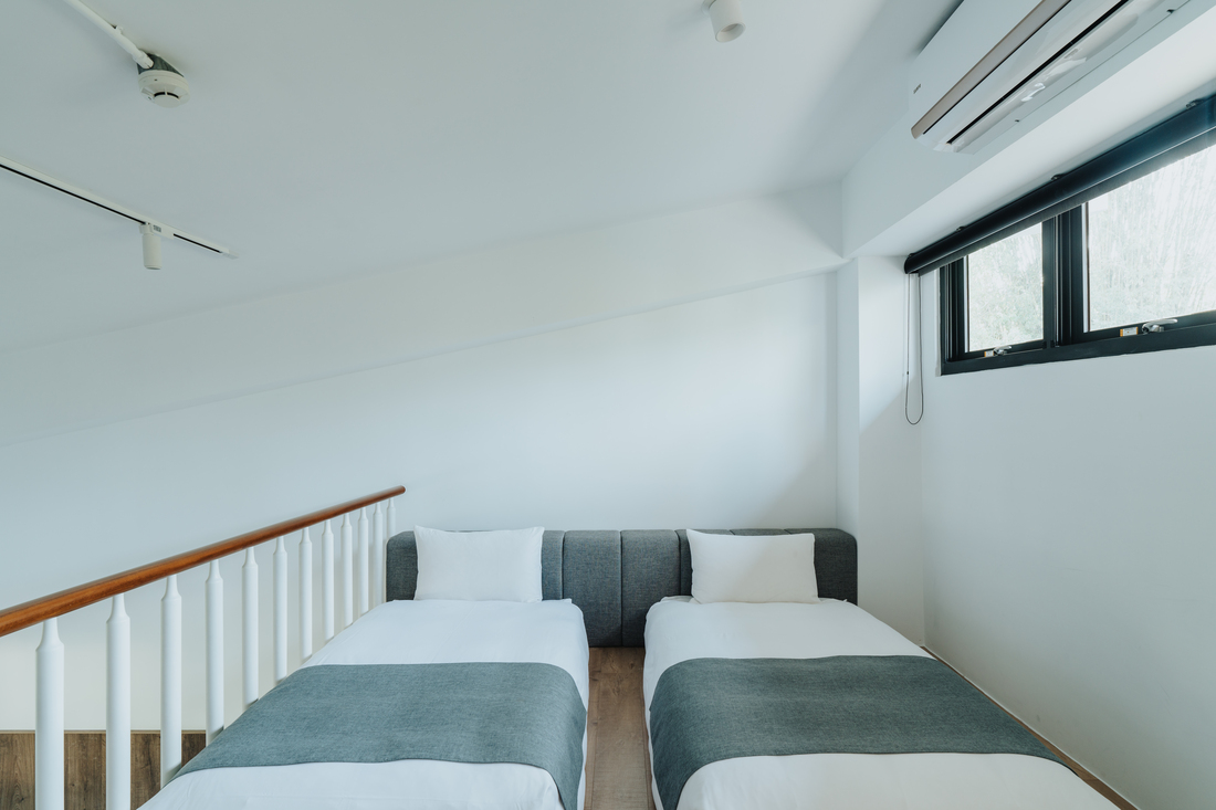 Scenic Duplex Quadruple Room (Four twin beds)