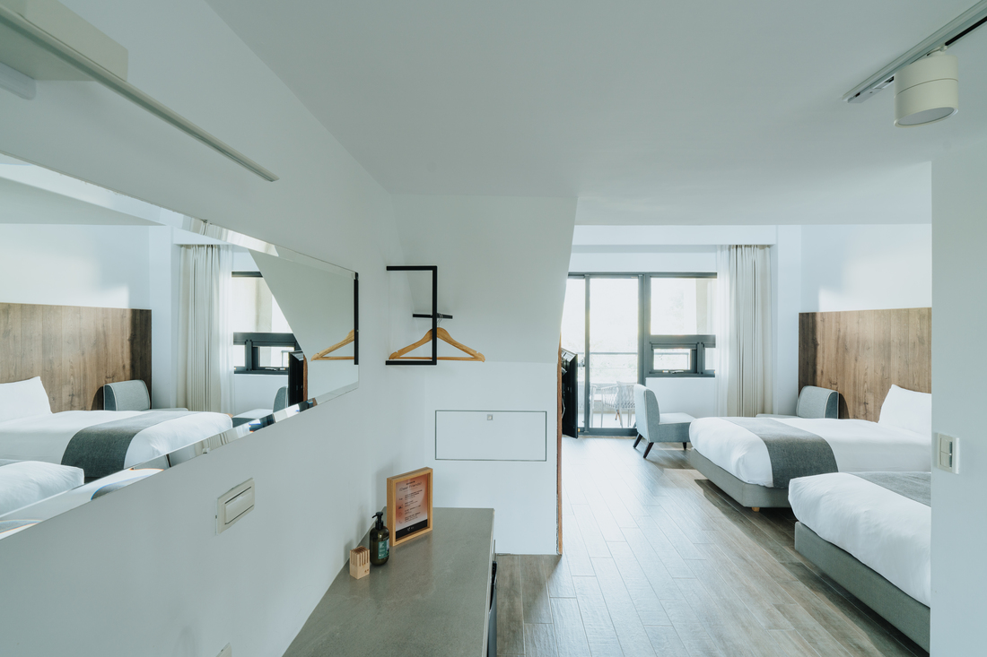 Scenic Duplex Quadruple Room (Four twin beds)